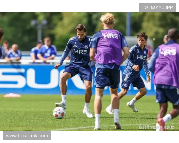 凯泽赛季预测引发热议，专家分析球队潜力与挑战