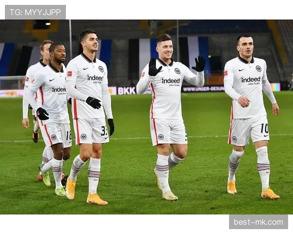 德甲转会窗口观察：各队阵容调整揭示新赛季战略布局