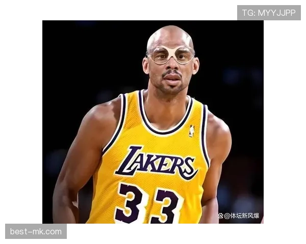 贾巴尔背身勾手比奥尼尔内线强攻更具持续性