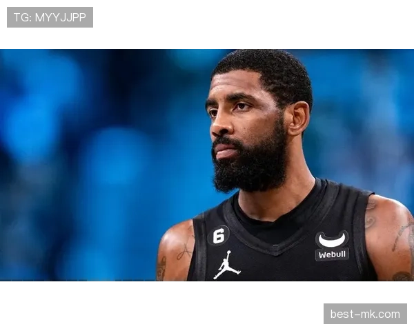 凯里·欧文这身街拍，突然觉得他把打球当副业了